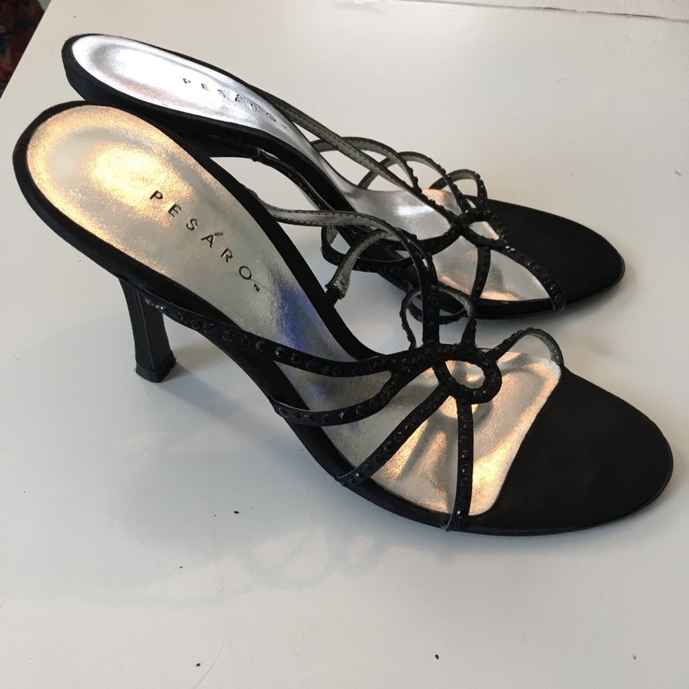 Sassy strappy black pessario shoes, size 7